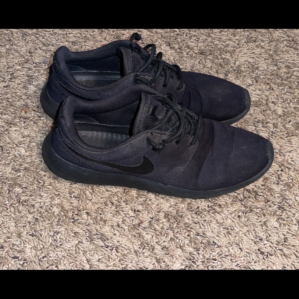 Woman’s Nike athletic shoes